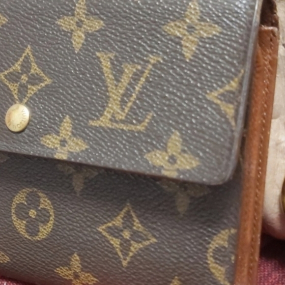 Louis Vuitton Monogram Tresor Wallet - Picture 13 of 14